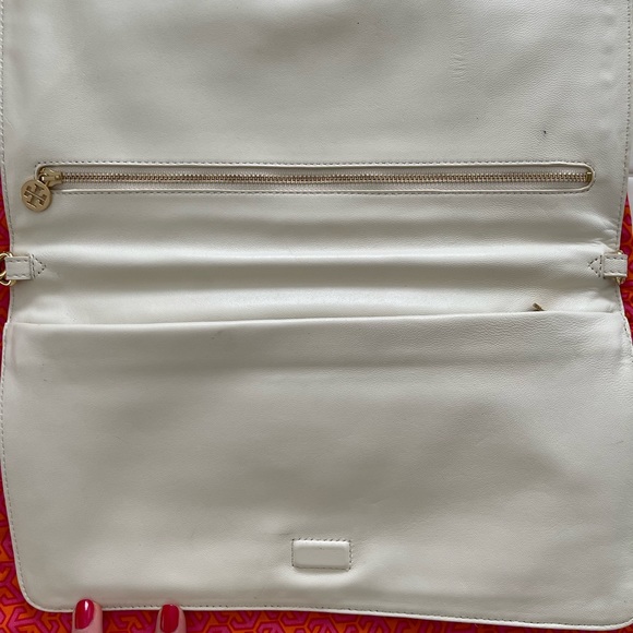 Extremely rare Tory Burch white patent leather and lace double chain bag. - Picture 3 of 8